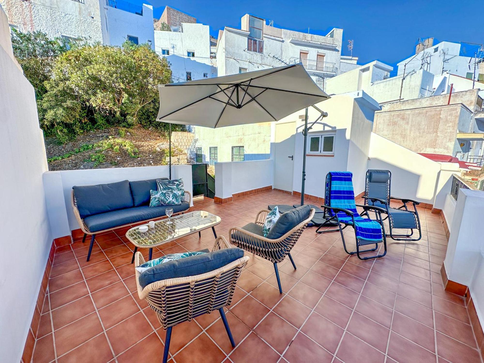 Casa Con Terraza Y Patio Privado En Holiday home